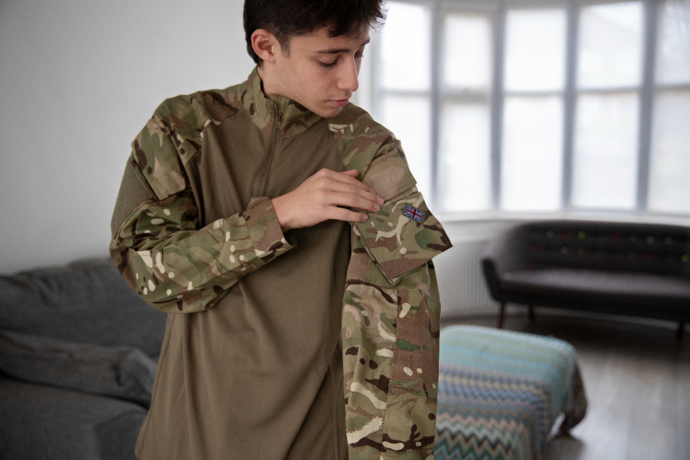 Combat Shirt Wz 93: Niezastąpiony element wyposażenia militarnego